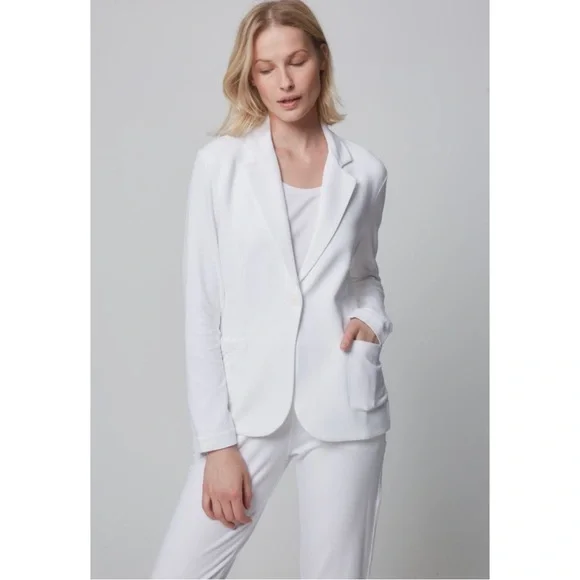 MAJESTIC FILATURES$270 French Terry LoopedOne-Button Blazer in Blanc, 4/L